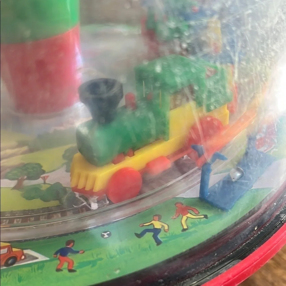 Vintage Plastic SPINNER TOY, Spinner Train Toy, USSR, 1980s